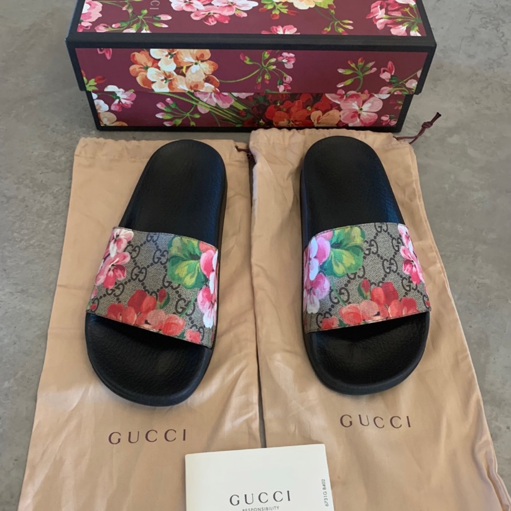 Women’s Gucci slides